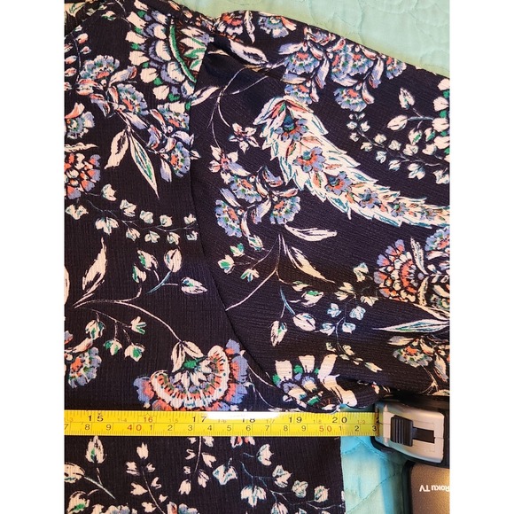 Evereve Frida Floral Size Small Navy Blue 3/4 Bell‎ Sleeve Top Cottagecore Boho - Picture 6 of 6